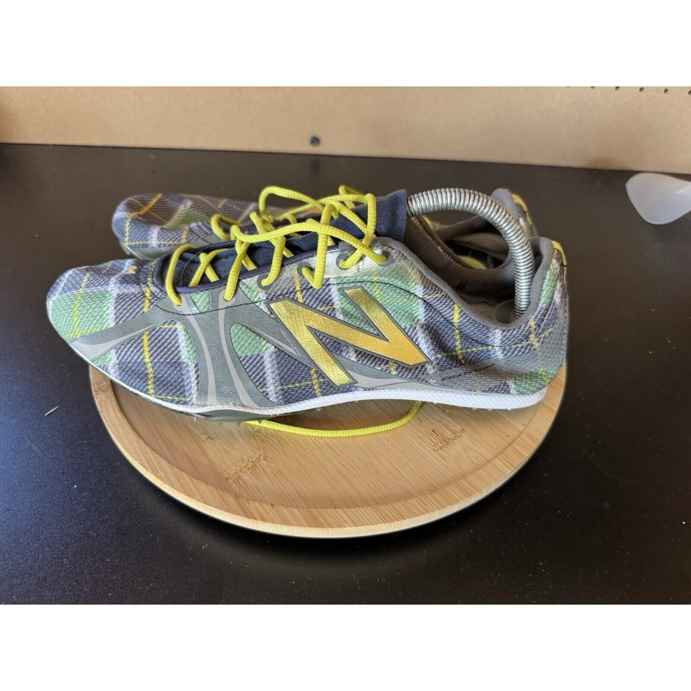 New Balance Euc‎ Men's MR800 Running Shoe with cleats size 10.5 Spikes
